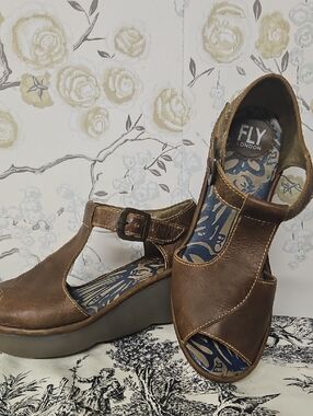 Fly London Brown Leather T-Strap Wedge Sandals Euro Size 38